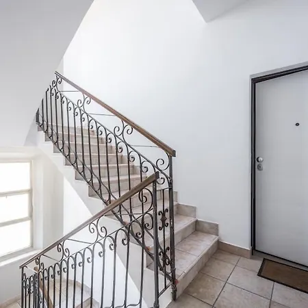 Suite649 Nuova 5 מודנה