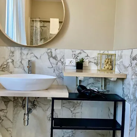 Suite649 Nuova 5 דירה