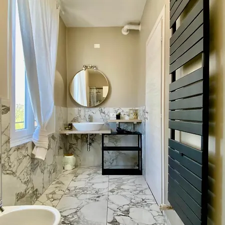 Suite649 Nuova 5 מודנה